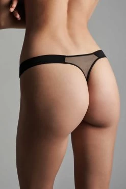 Maison Close String - Madame Rêve -Maison Close 608823 2560x3840 madame reve 0426