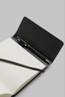 Maison Close Carnet - Le Confident -Maison Close Notebook DET 2560x3840 1